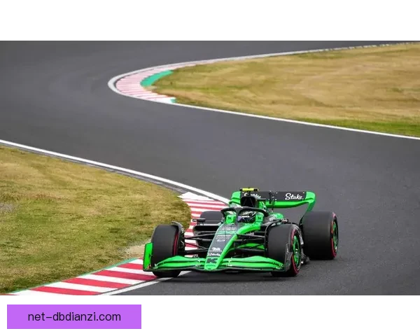 F1赛车赛道上的速度之战